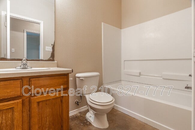 Building Photo - 5718 Golf Heights