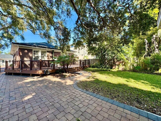 Building Photo - 3112 W Palmira Ave