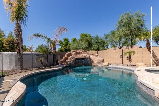 Building Photo - 1842 E Kaibab Dr