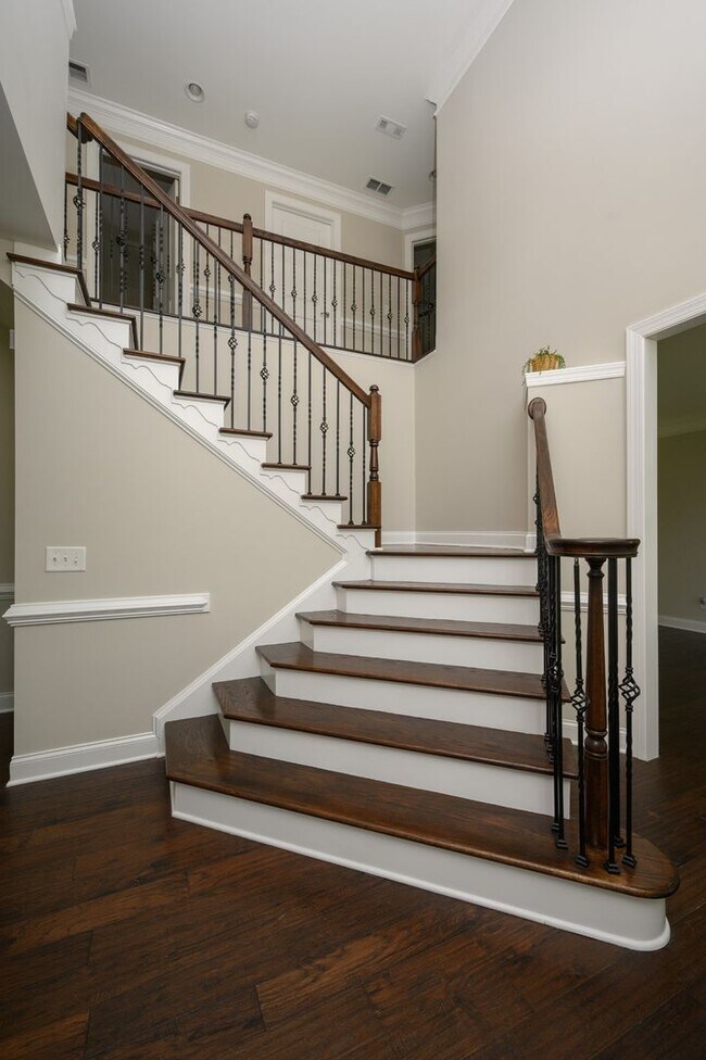 Building Photo - **RARE, EXECUTIVE HOME ON OVER HALF AN ACRE IN WILLIAMSON COUNTY BRENTWOOD ZONED FOR BRENTWOOD MI...