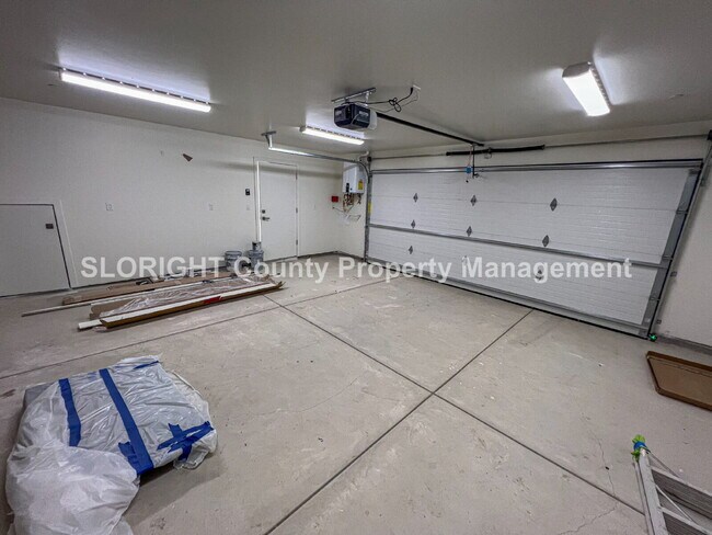 Building Photo - AVAILABLE NOW - Luxury Ocean-View Home in Prime Morro Bay Location - 3 Bed / 3 Bath