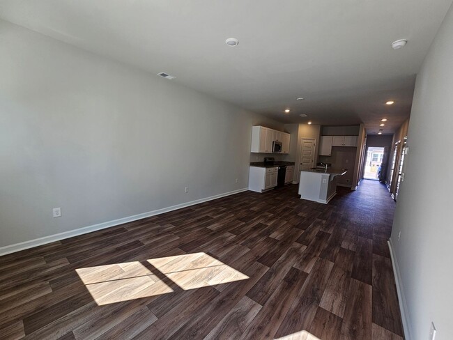 Building Photo - 2033 Northwest Dr