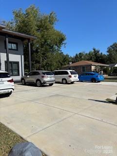 Building Photo - 1002 Crawford Rd
