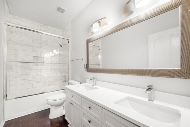 Building Photo - 8418 Bampton Dr