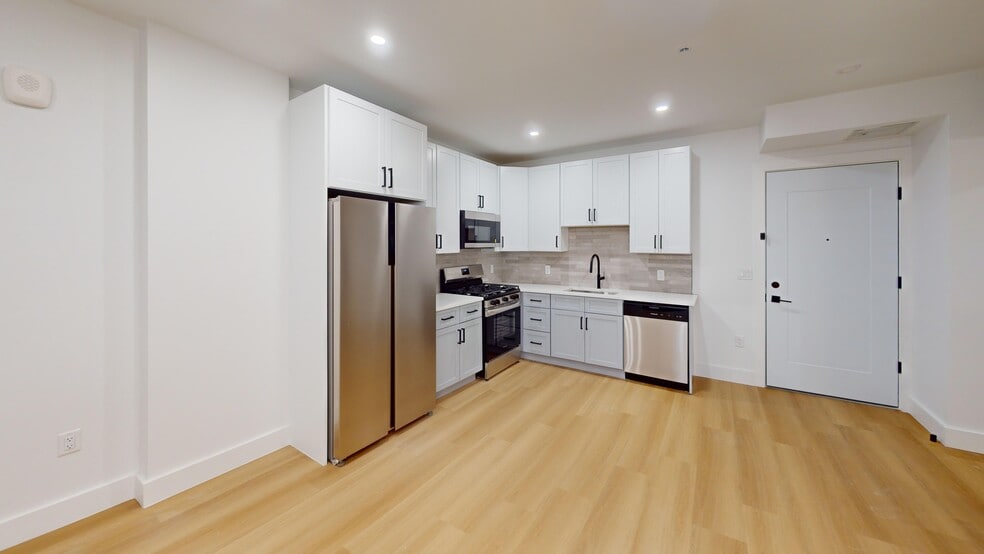 Building Photo - 337-339 Johnston Ave