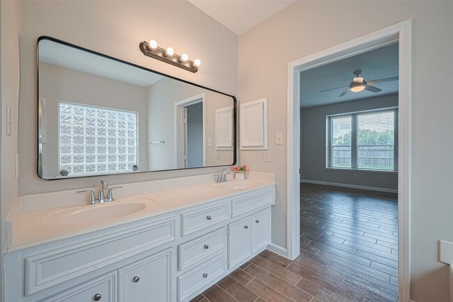 Building Photo - 20834 Avery Cove Ln