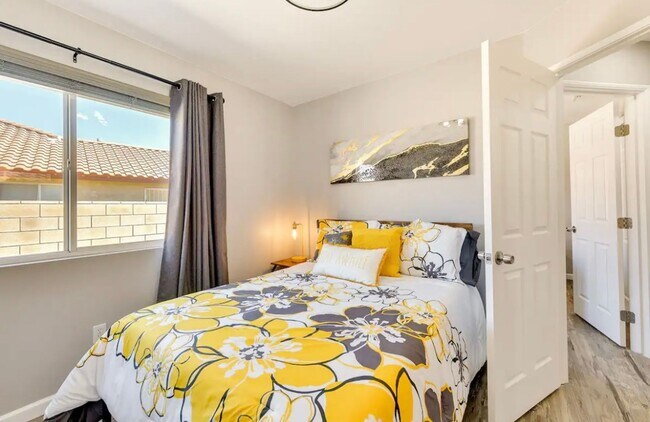 Building Photo - AVAILABLE NOW $200 off First Month Rent