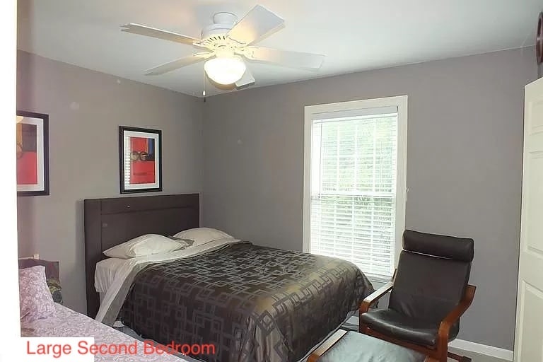 Second bedroom - 11809 Rockaway Ln