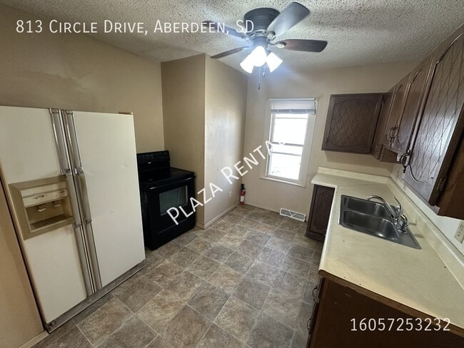 Building Photo - 201 N Washington St