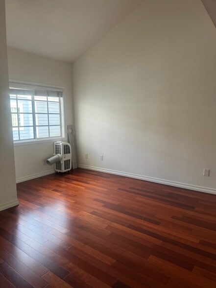 primary bedroom - 109 W Spring St