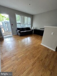 Building Photo - 182 Gay St