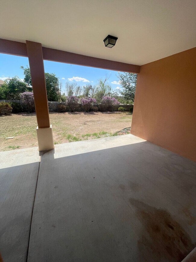 Building Photo - 2677 Stellar Way