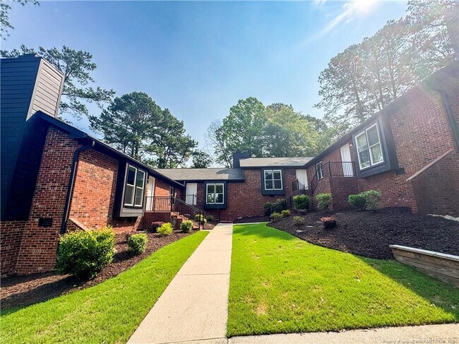 Primary Photo - 535 Coronation Dr