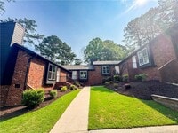 Building Photo - 533 Coronation Dr
