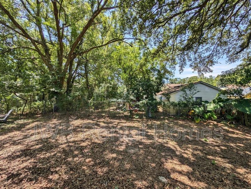 Building Photo - 4054 Gilmore St