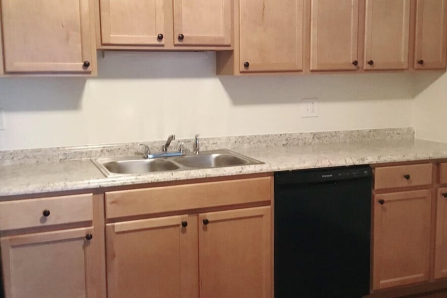 Primary Photo - Countryside Apartments