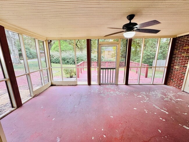 Building Photo - Beyond Perfect 3 bedroom 1 bath !!!!