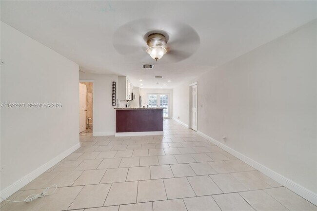 Building Photo - 5900 N Farragut Dr