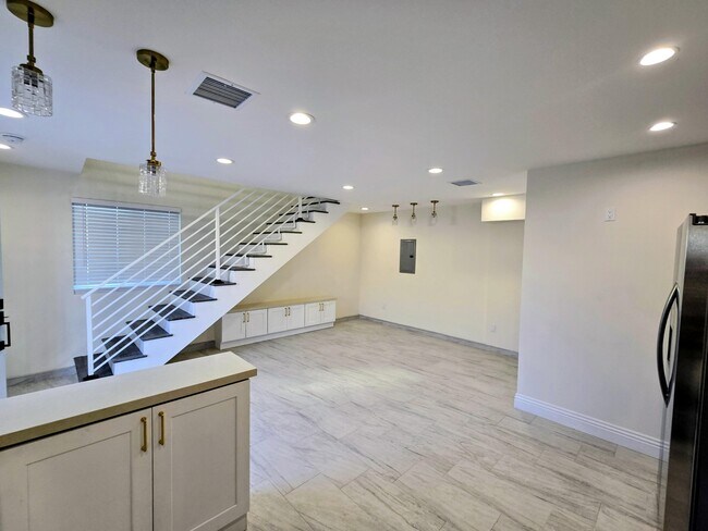 Building Photo - 11015 Califa St