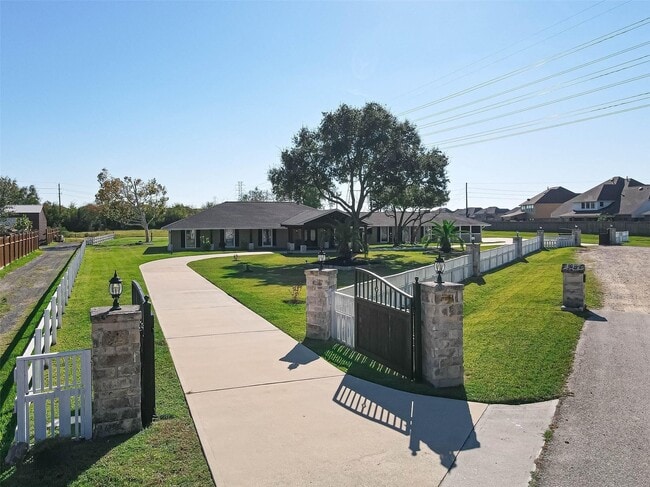Primary Photo - 26611 Meadow Ln