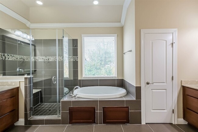 Building Photo - 6011 Kansas St