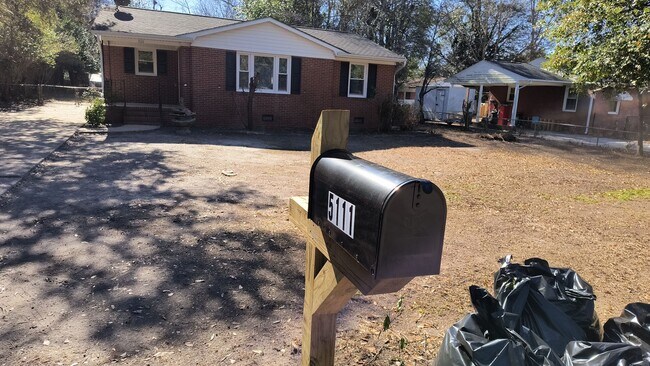 Building Photo - 5111 Palmetto Ln