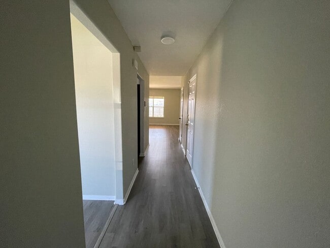 Building Photo - 3406 Doffy Dr