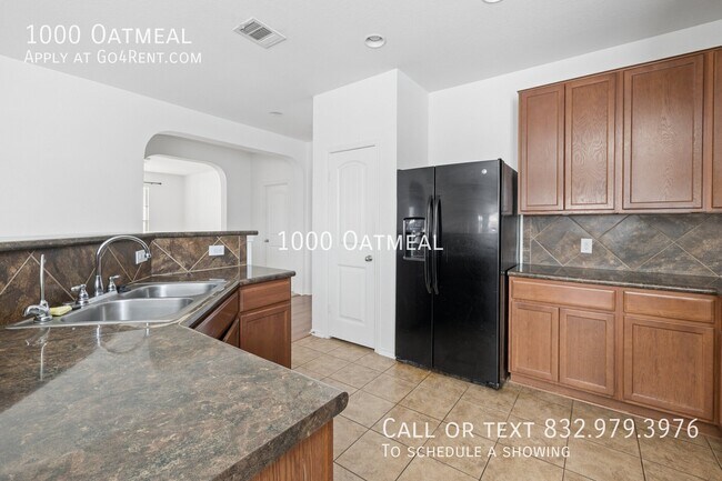 Building Photo - 1000 Oatmeal-