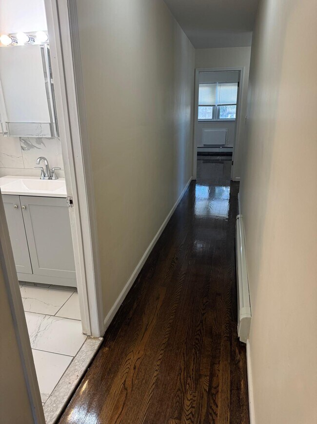 Building Photo - 89 McAdoo Ave