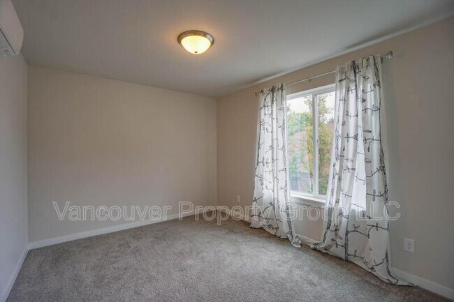 Building Photo - 2904 NE 161st Ct