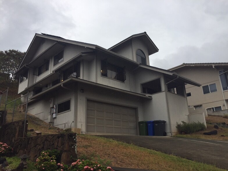 Building Photo - 99-576 Hoio St