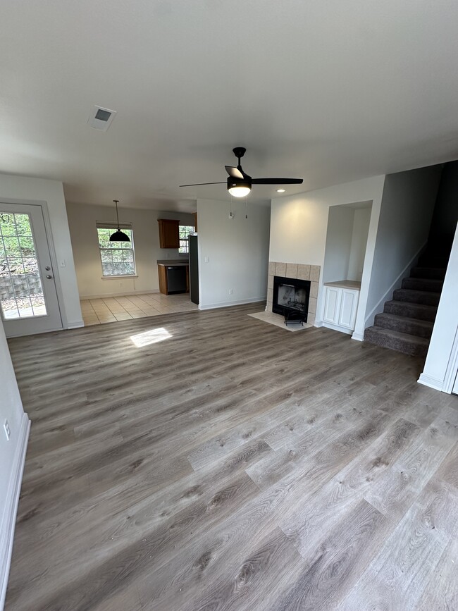 Building Photo - 3127 N Kensington Ct