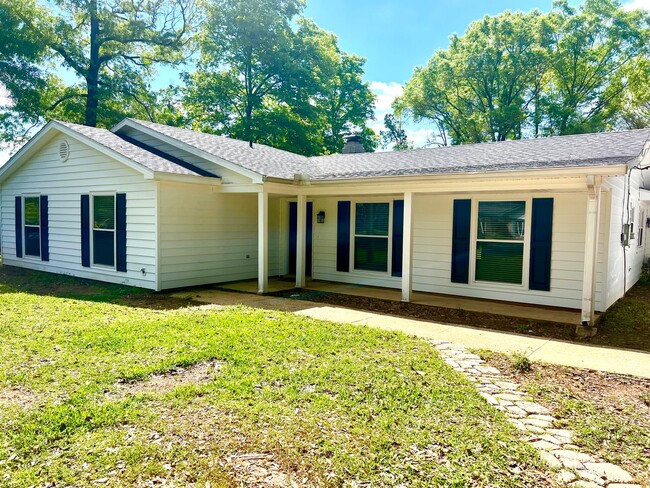 Building Photo - Updated 4/2 in Semmes with Dbl Garage