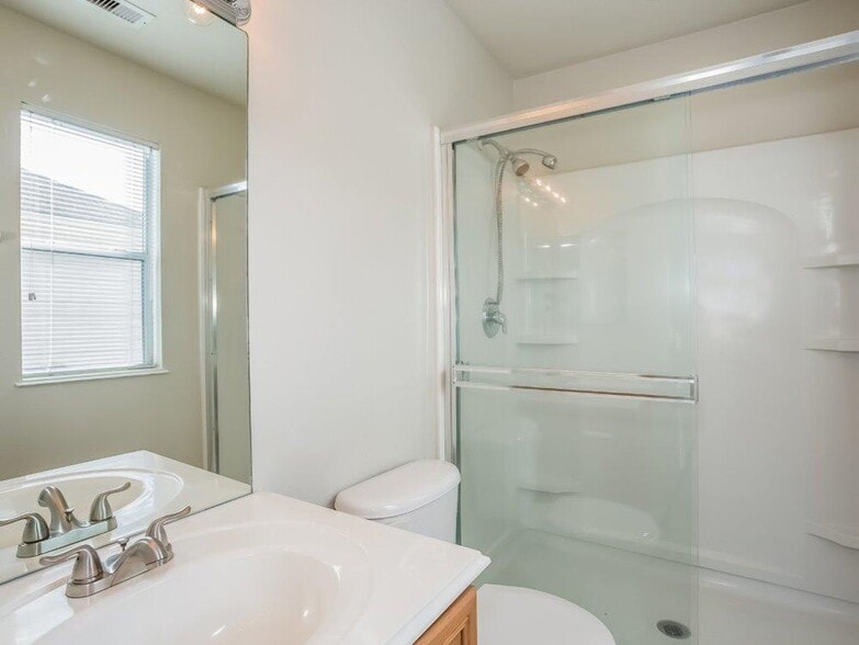 Building Photo - 914 Eagles Glide Dr