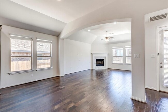 Building Photo - 2918 Diego Dr