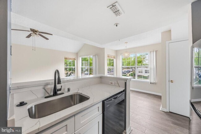 Building Photo - 14053 Vista Dr