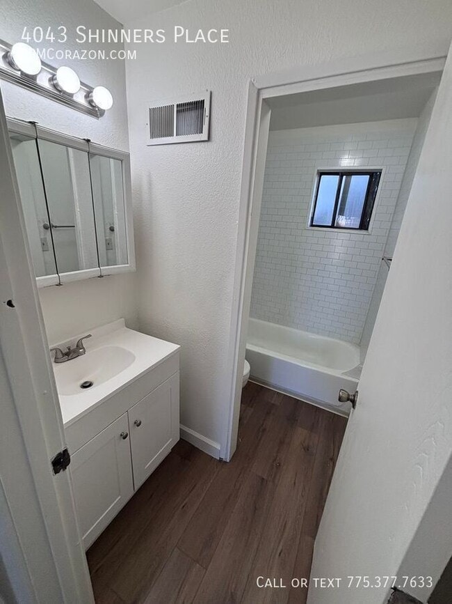 Building Photo - 4043 Shinners Pl