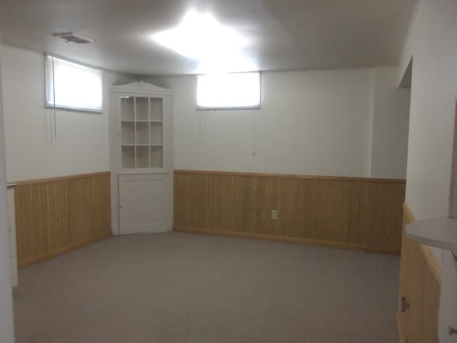 Building Photo - Engaging Cape Cod In An In-town Location!