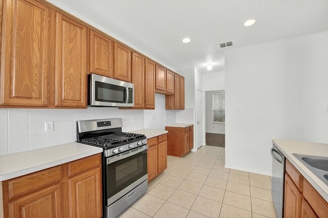 Building Photo - 1006 Hidden Creek Dr