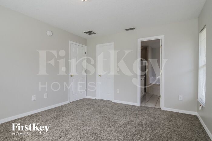 Building Photo - 300 Ferrara Ct