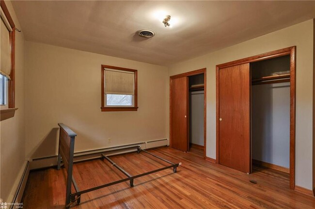 Building Photo - 2332 Seipstown Rd