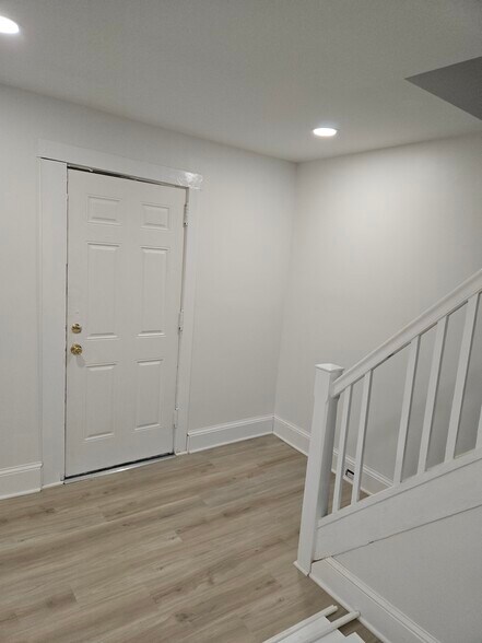 Front Door - 1414 Willison St