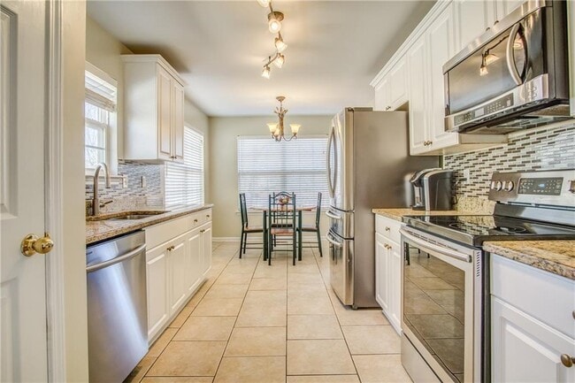 Building Photo - 1236 Cumberland Creek Pl SW