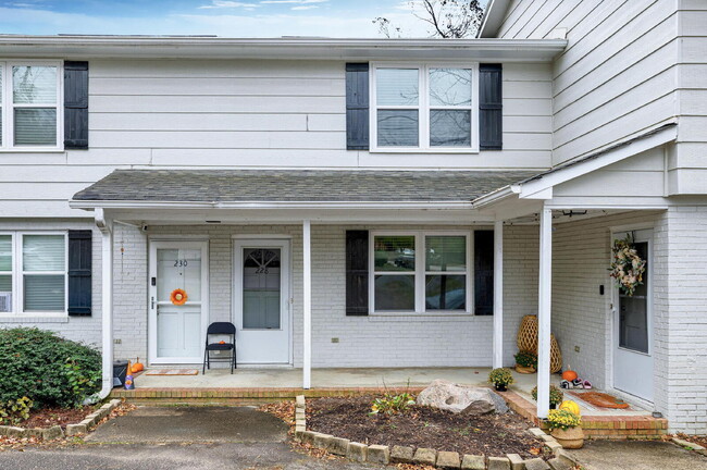 Building Photo - 228 Waldo St