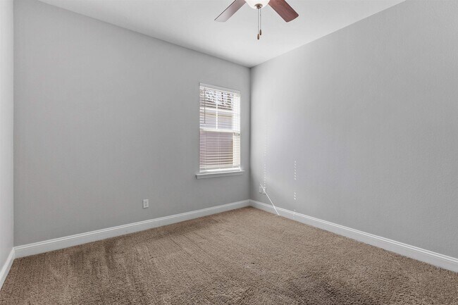 Building Photo - 8756 Glen Oak Trail