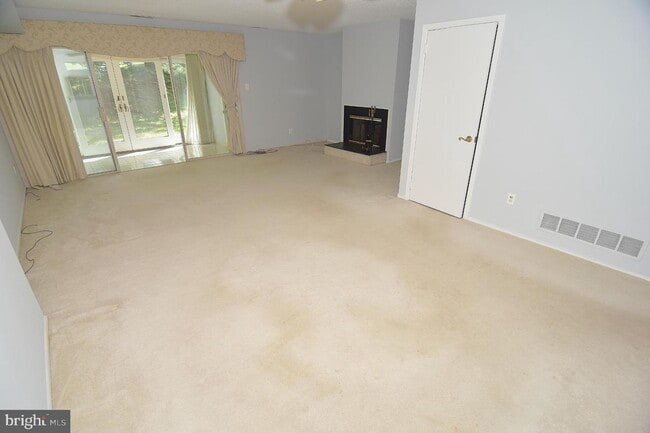 Building Photo - 21 Twin Brooks Dr