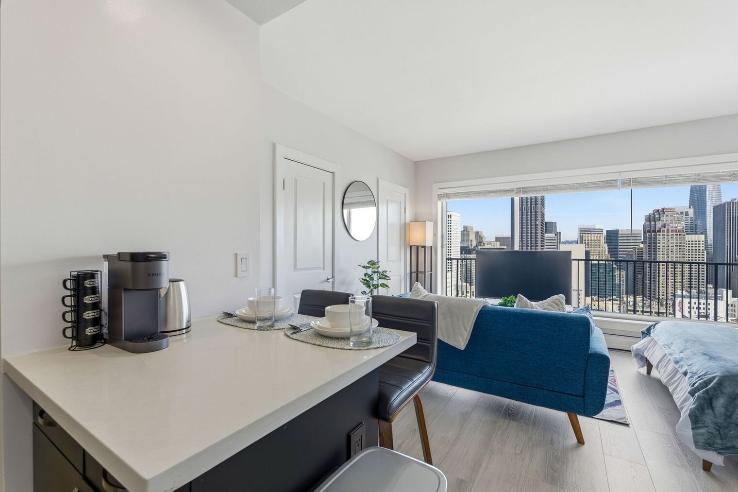 Building Photo - 899 Pine St