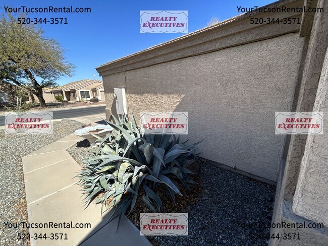 Building Photo - El Mirage 3/2 Near N Dysart Rd & W Thunder...