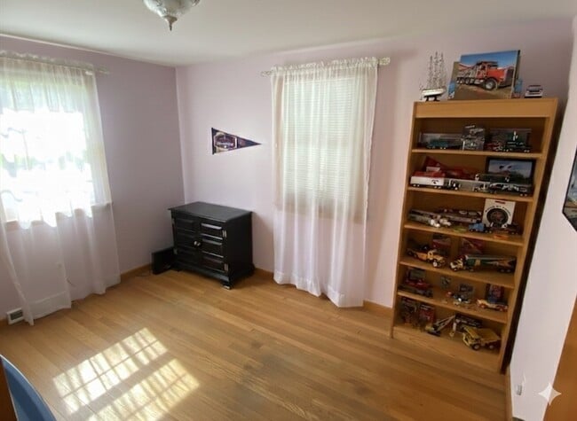 Building Photo - 159 Belchertown Rd