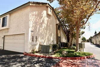 Building Photo - 962 W Arrow Hwy
